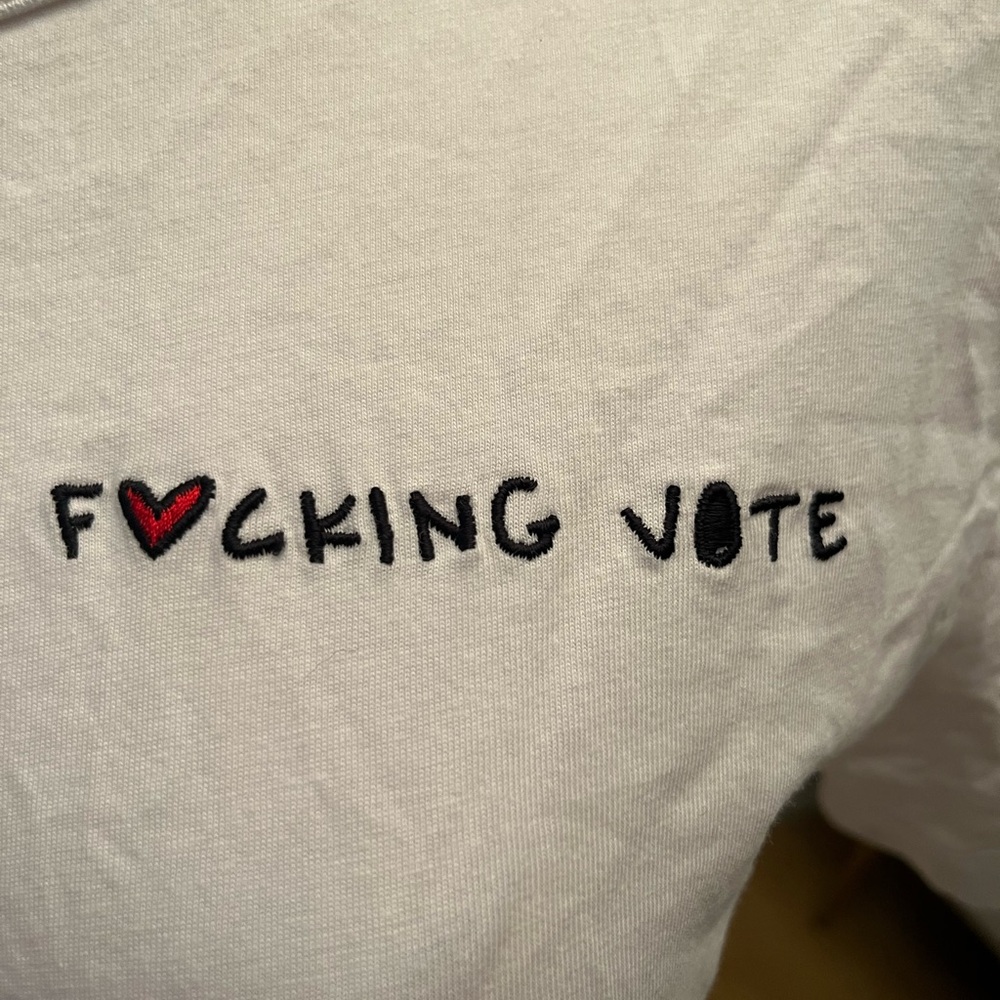 La Ligne Vote Tee - Picture 2 of 3